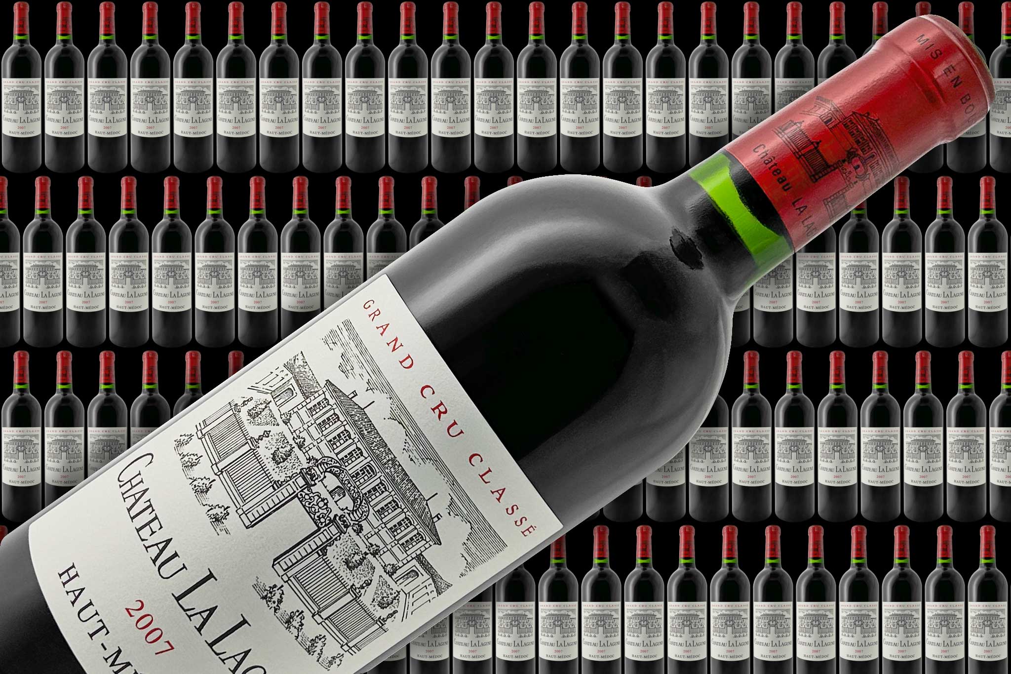 Der Banner zeigt viele Weinflaschen im Hintergrund und im Vordergrund eine Flasche Rotwein von dem Weingut Chateau la Lagune.