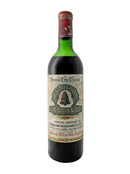 Rotweinflasche von Château Angelus, Jahrgang 1964. Etikett zeigt 'Saint-Émilion' und 'Grand Cru Classé'.