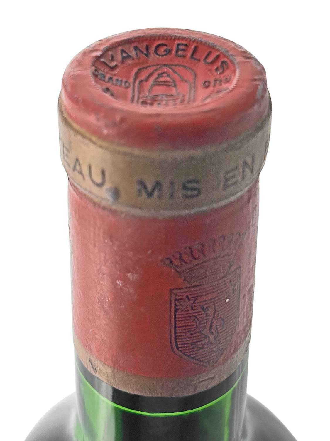 Kapsel einer Weinflasche von Chateau Angelus 1967