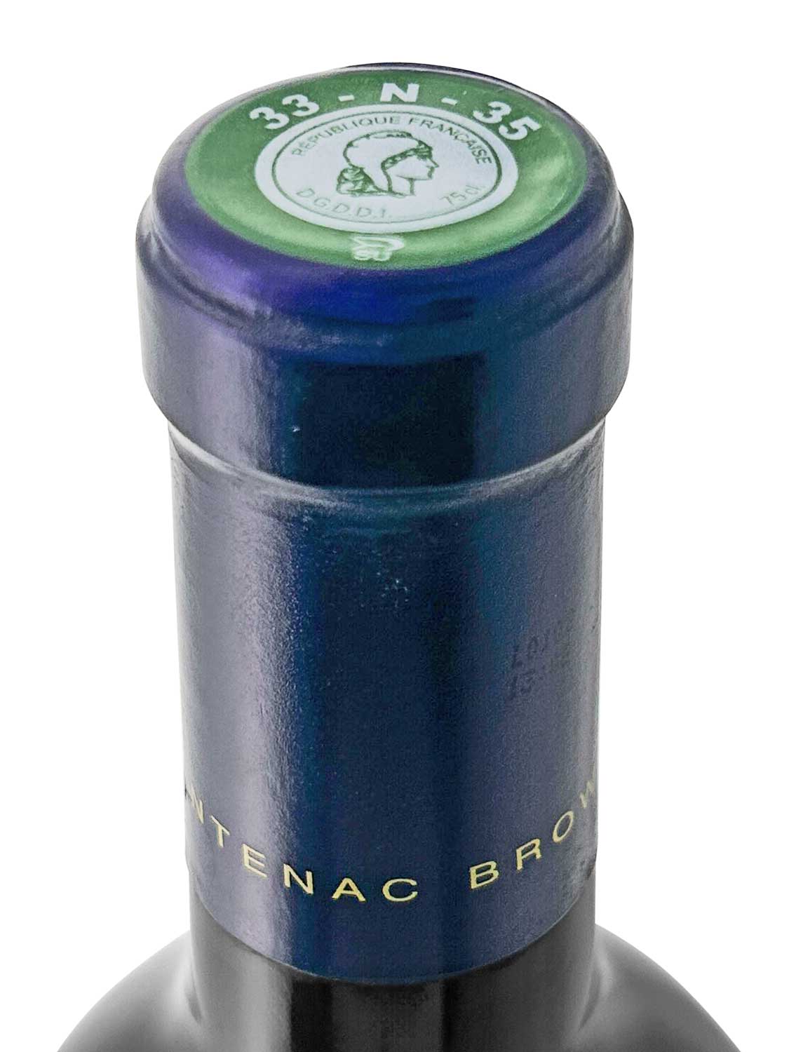 Blauer Flaschenhals mit goldener Aufschrift 'CANTENAC BROWN' und grünem Siegel mit Text '33 - N - 35' und französischem Emblem auf dem Flaschenkopf.