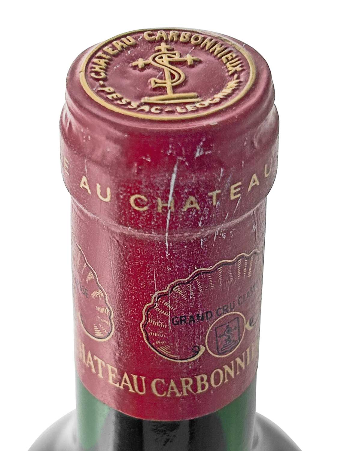 Kapsel einer Weinflasche von Chateau Carbonnieux 1988