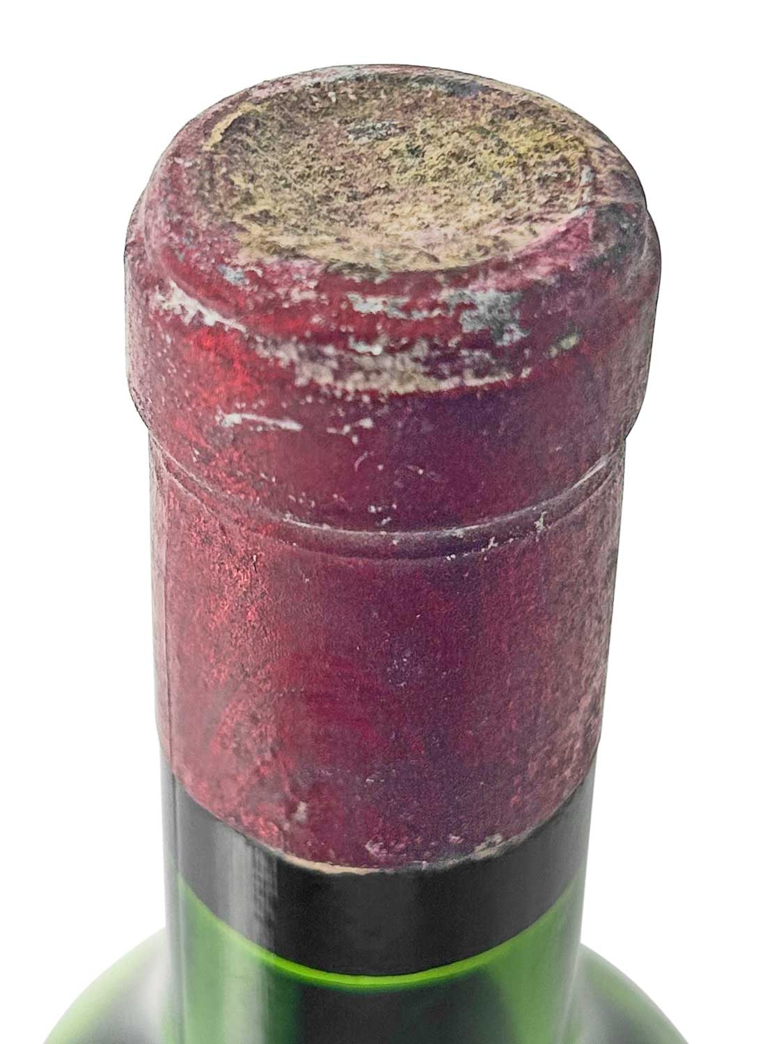 Kapsel einer Weinflasche von Chateau Cheval Blanc 1964