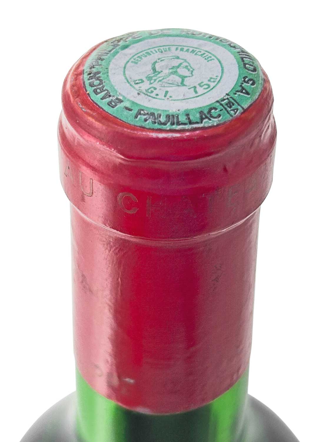 Kapsel einer Weinflasche von Chateau d' Armailhac 1976