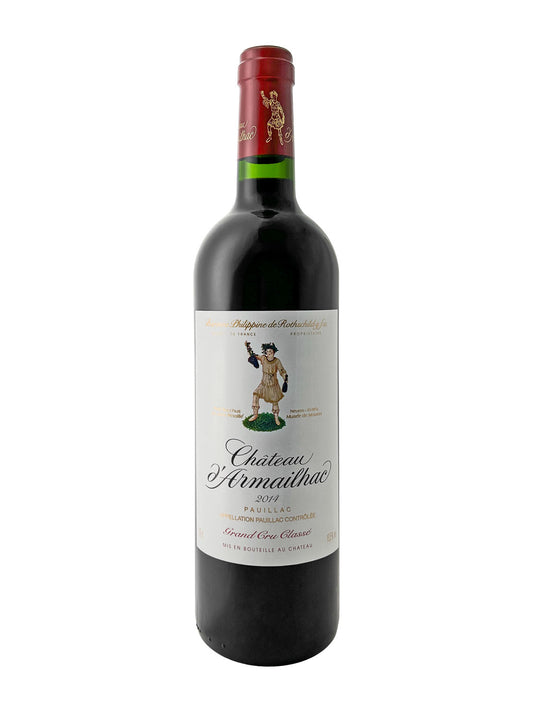 Eine Weinflasche von Chateau d' Armailhac 2014