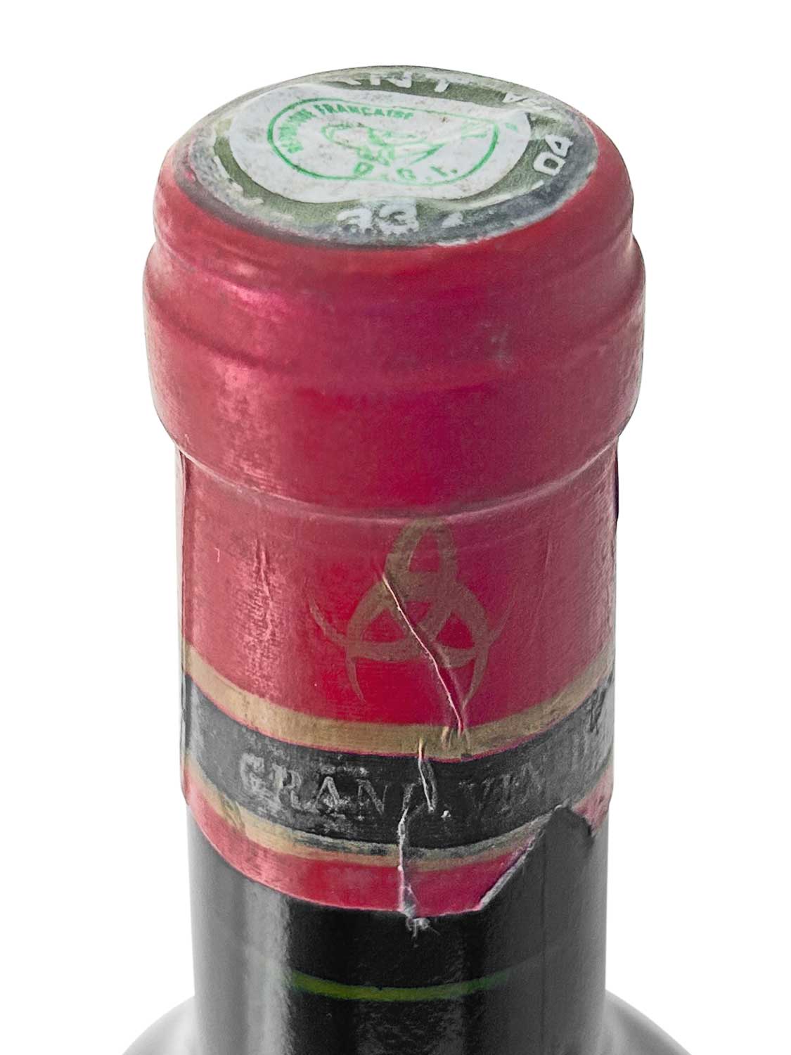 Kapsel einer Weinflasche von Chateau Haut Bailly 1977