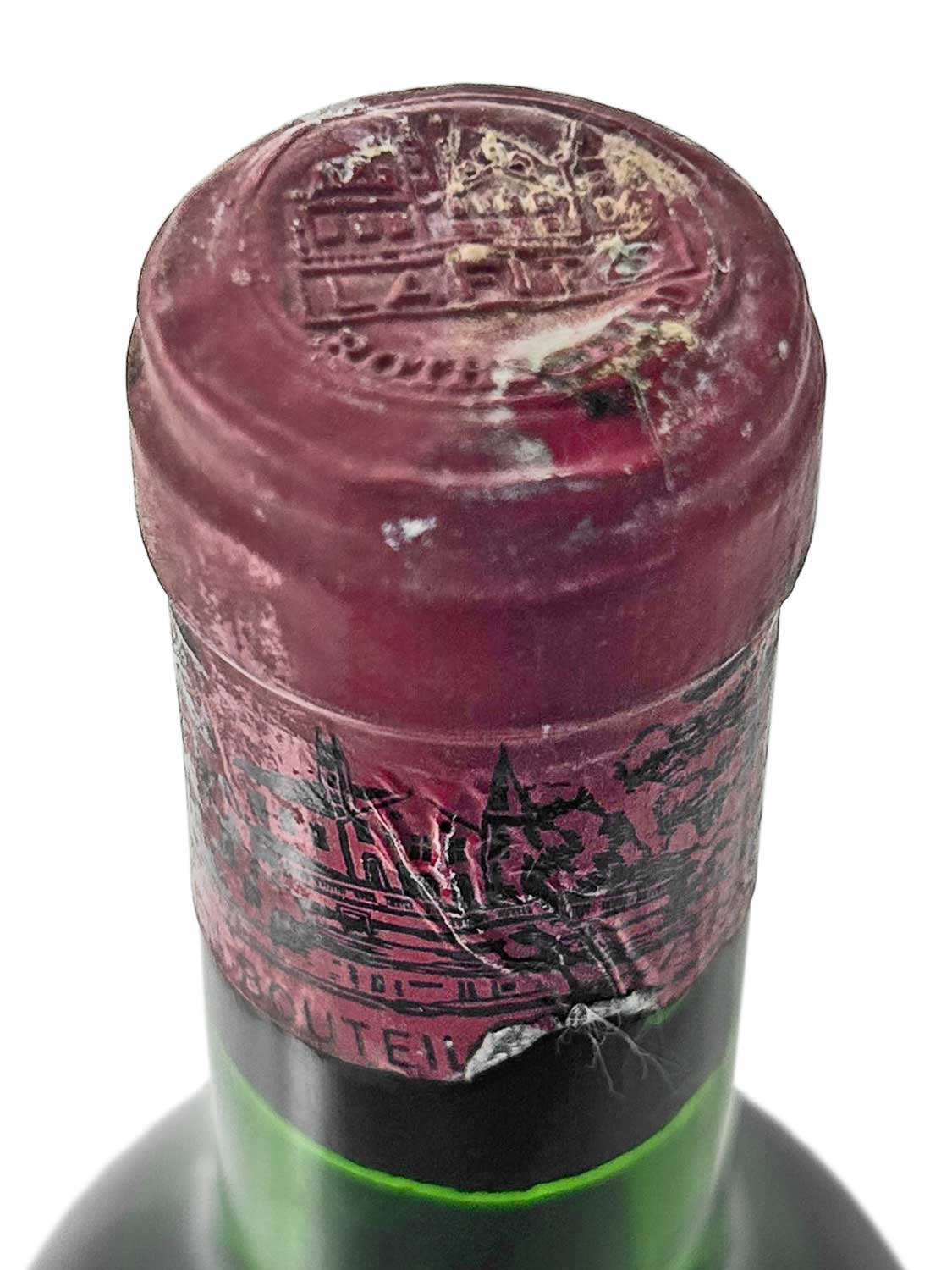 Eine Kapsel einer Weinflasche von Chateau Lafite Rothschild 1970