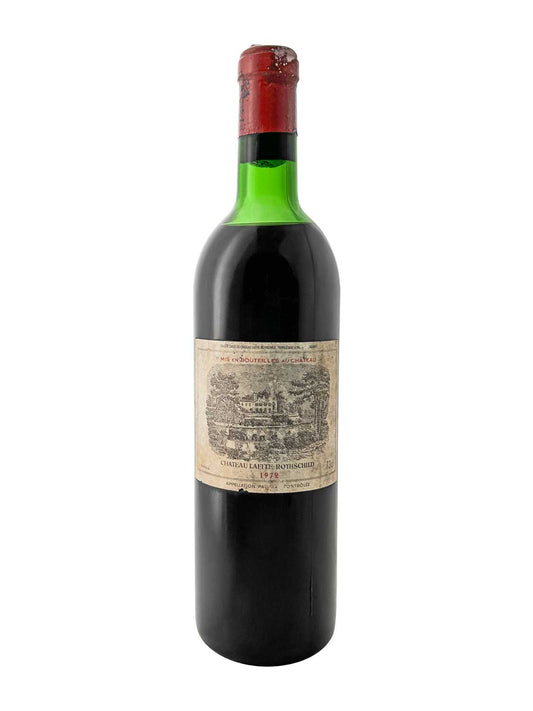 Eine Weinflasche von Chateau Lafite Rothschild 1972