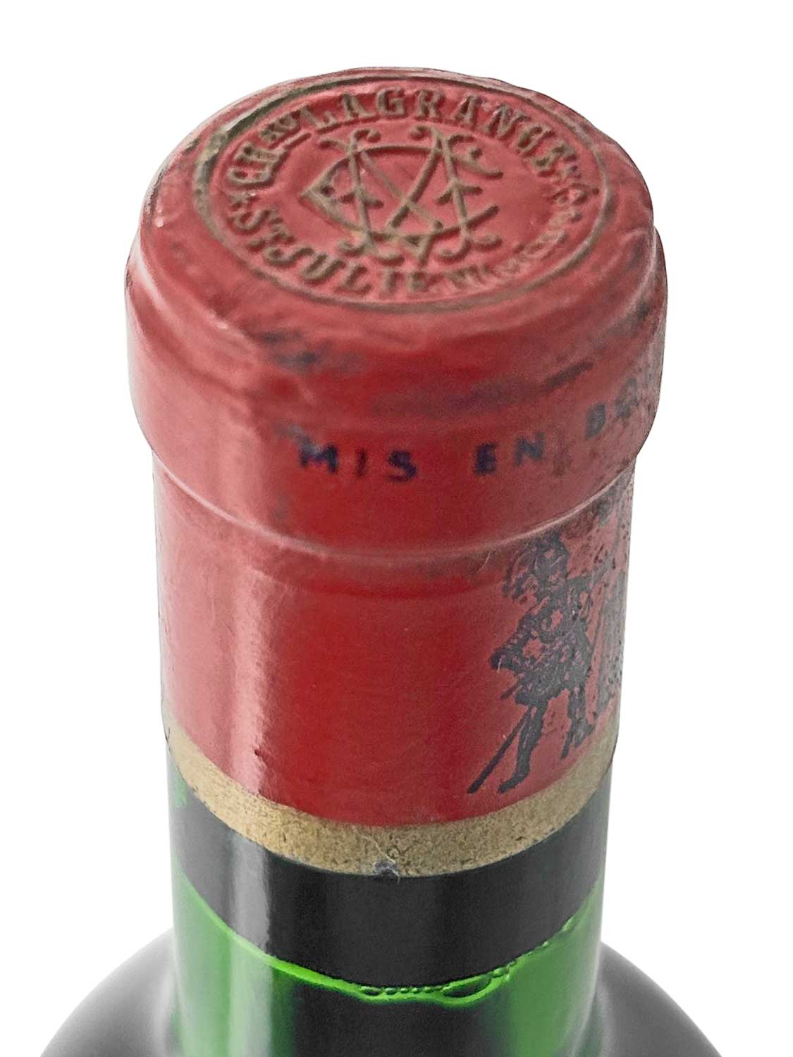 Kapsel einer Weinflasche von Chateau Lagrange 1971