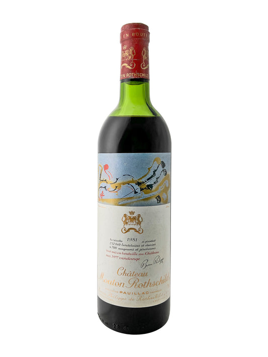 Eine Weinflasche von Chateau Mouton Rothschild 1981