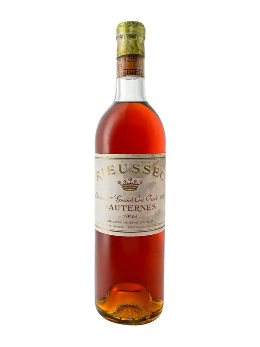 Eine Weinflasche von Chateau Rieussec 1969