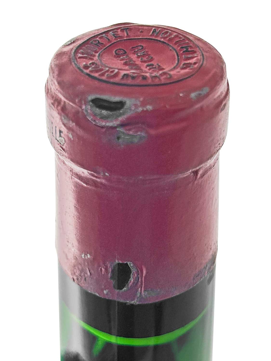 Kapsel einer Magnum Weinflasche von Clos Fourtet 1969