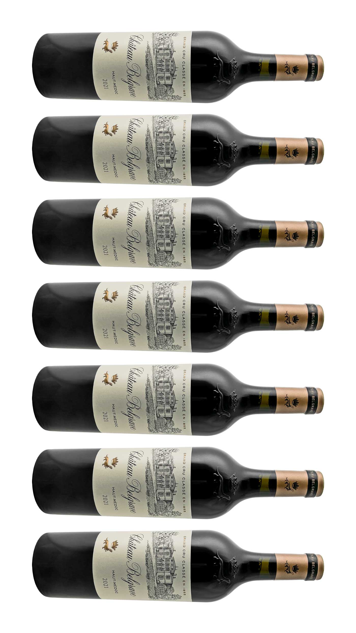 Mehrere Weinflaschen mit Rotwein von Chateau Belgrave