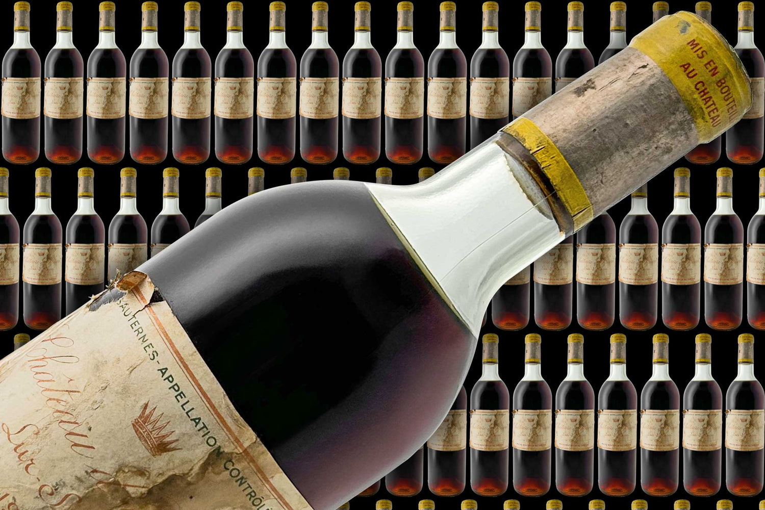 Der Banner zeigt viele Weinflaschen im Hintergrund und im Vordergrund eine Flasche Dessertwein von dem Weingut Chateau d' Yquem.