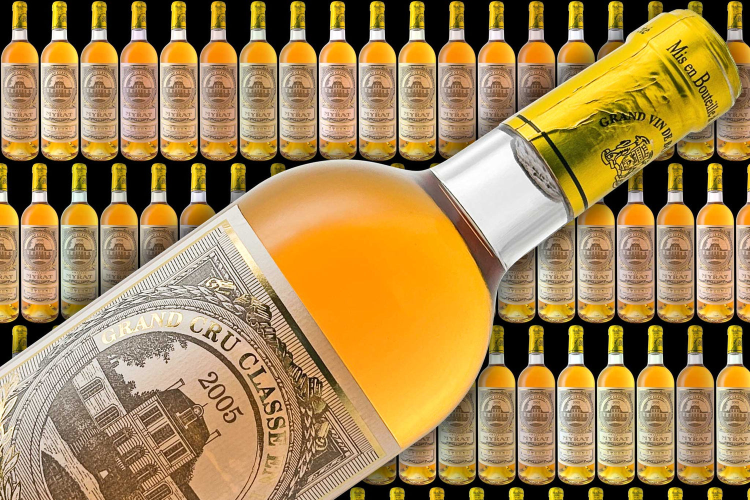 Der Banner zeigt viele Weinflaschen im Hintergrund und im Vordergrund eine Flasche Dessertwein von dem Weingut Chateau de Myrat.