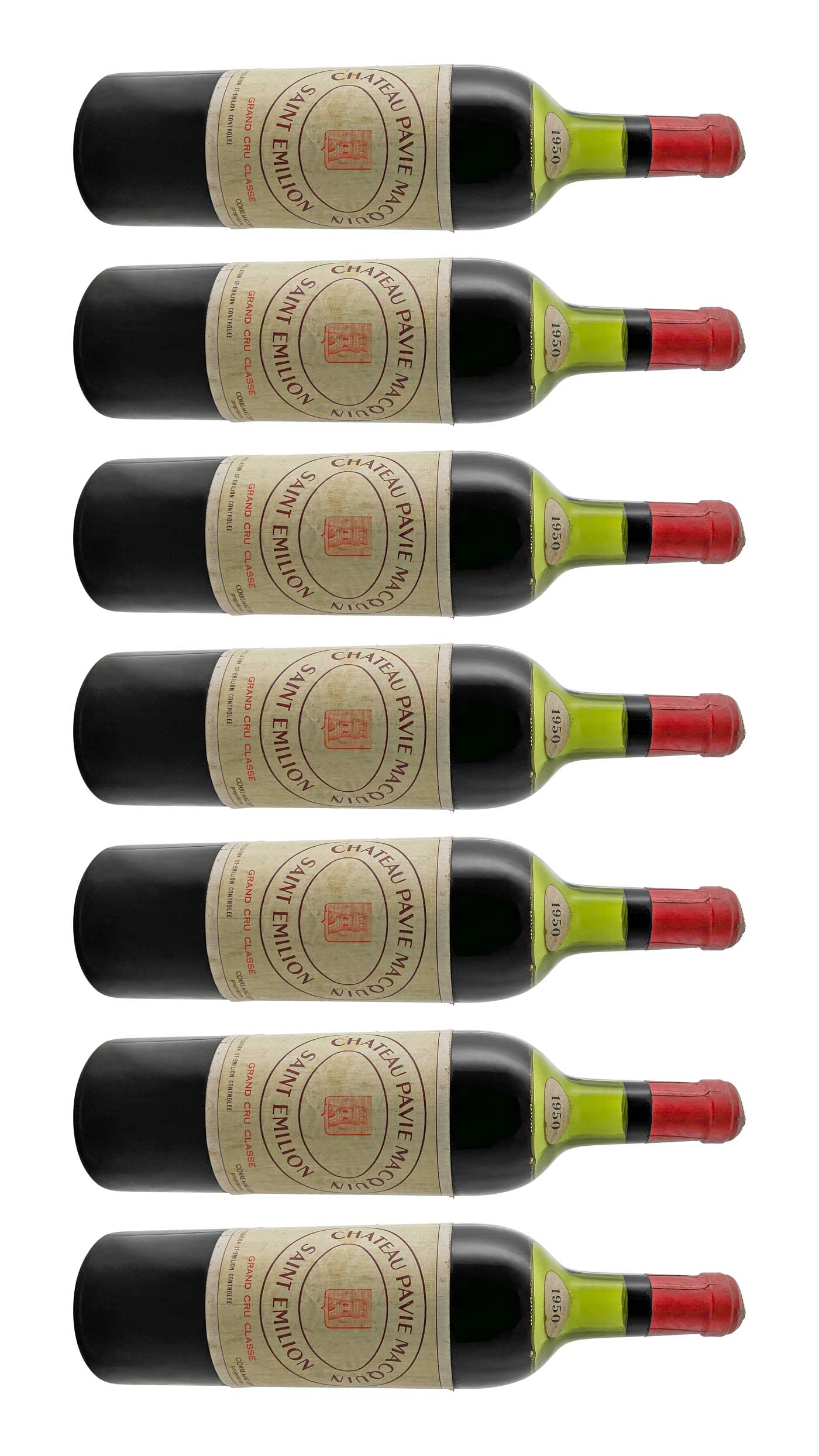 Mehrere Weinflaschen mit Rotwein von Chateau Pavie Macquin