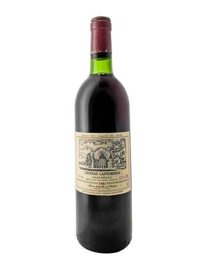 Flasche Château Cantemerle 1981 mit Etikett, das ein Herrenhaus und die Bezeichnung 'Grand Cru Classé en 1855' zeigt