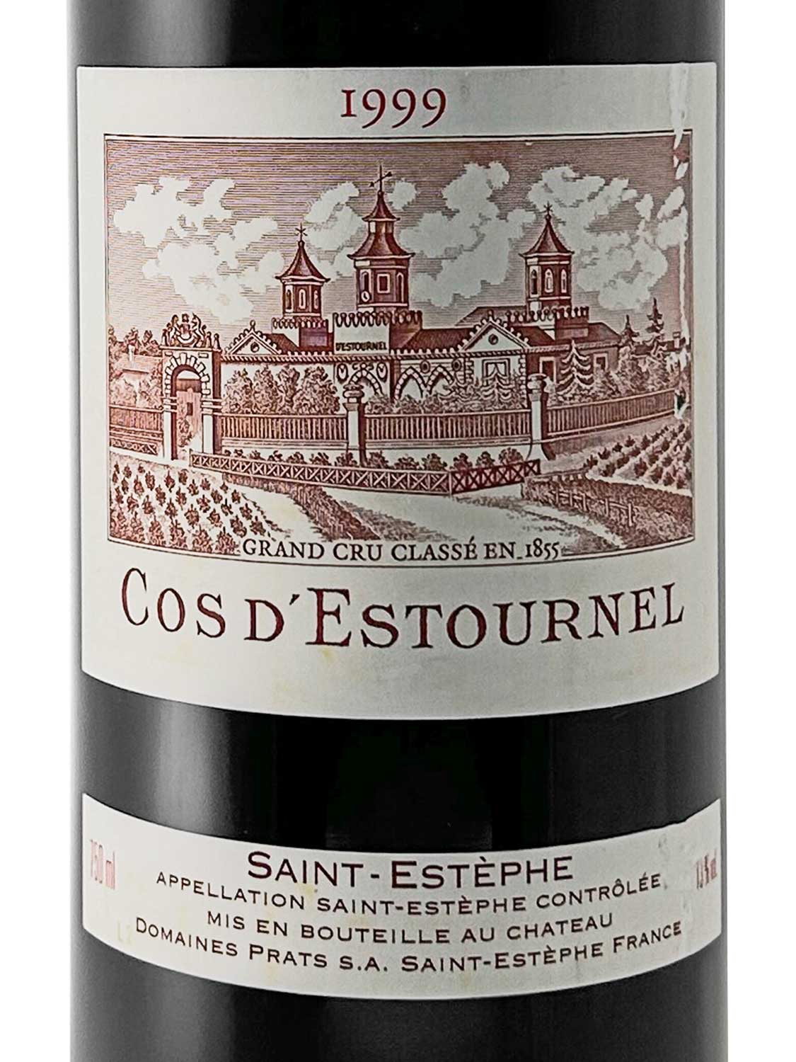 Weinetikett einer Flasche Rotwein von 1999 Chateau Cos d'Estournel mit Zeichnung eines Schlosses und Text 'Grand Cru Classé en 1855', 'Saint-Estèphe', 'Appellation Saint-Estèphe Contrôlée'.