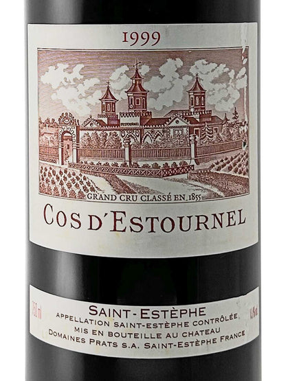 Weinetikett einer Flasche Rotwein von 1999 Chateau Cos d'Estournel mit Zeichnung eines Schlosses und Text 'Grand Cru Classé en 1855', 'Saint-Estèphe', 'Appellation Saint-Estèphe Contrôlée'.