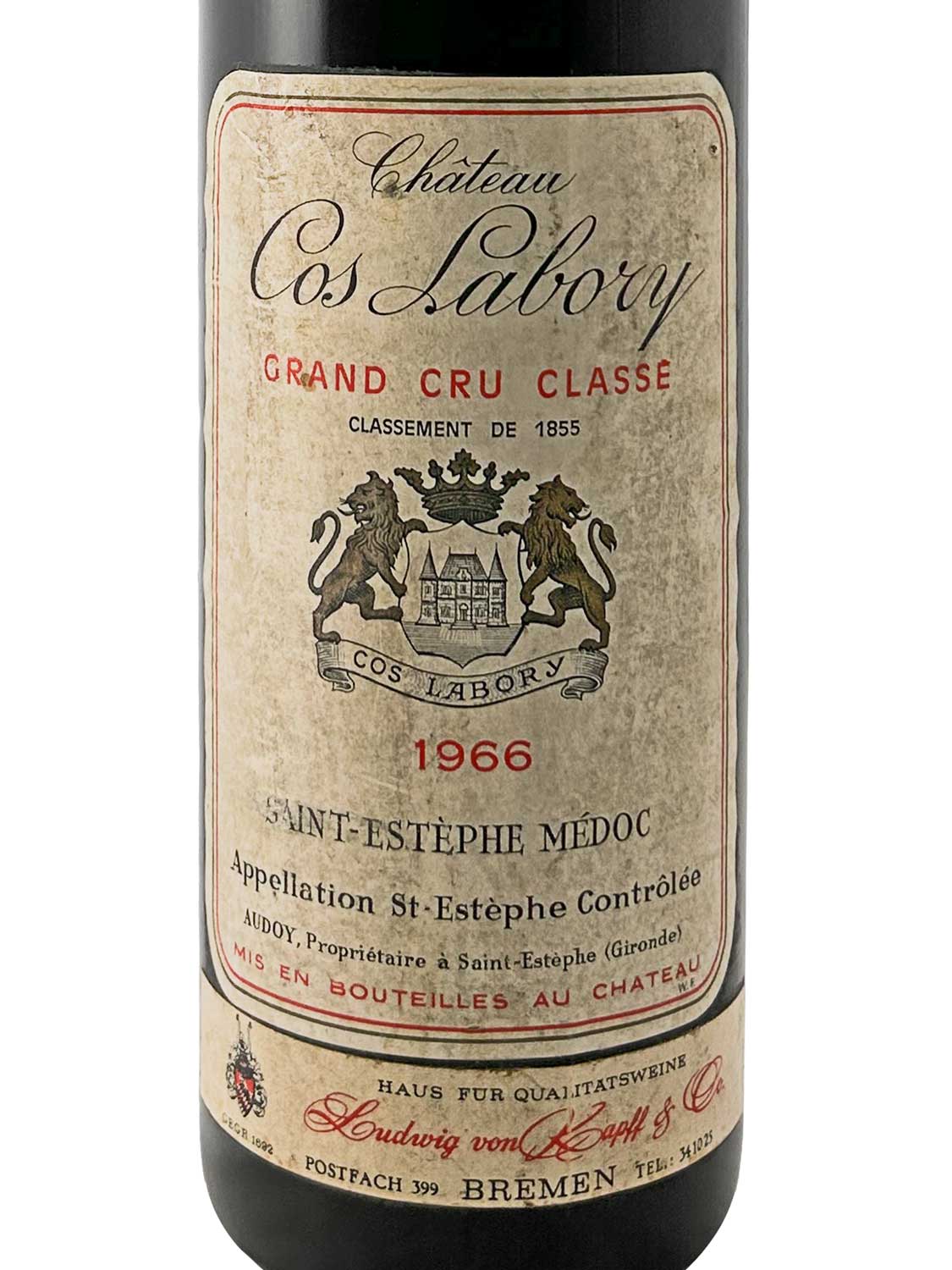 Weinetikett von Château Cos Labory 1966 mit Wappen, zwei Löwen und Text in Schwarz und Rot.