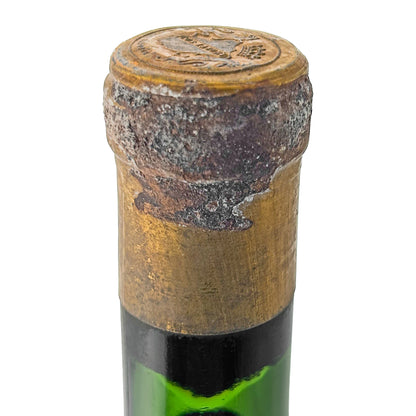 Château Cos Labory 1966 Kapsel-Nahaufnahme mit Wappenprägung und altersbedingter Patina