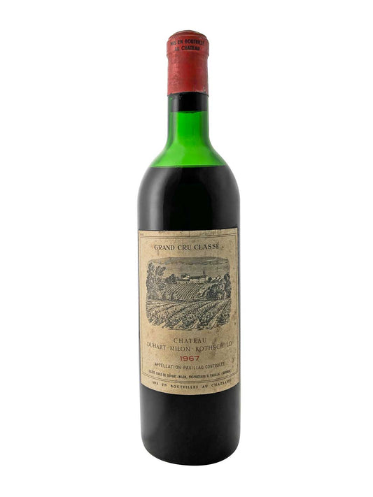Eine Weinflasche von Chateau Duhart Milon 1967