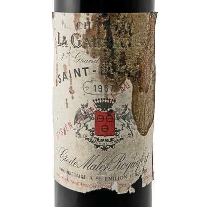 Château La Gaffelière 1967 Etikett in Nahaufnahme mit Wappen, zwei Greifen und Vermerk Mis en bouteille au château