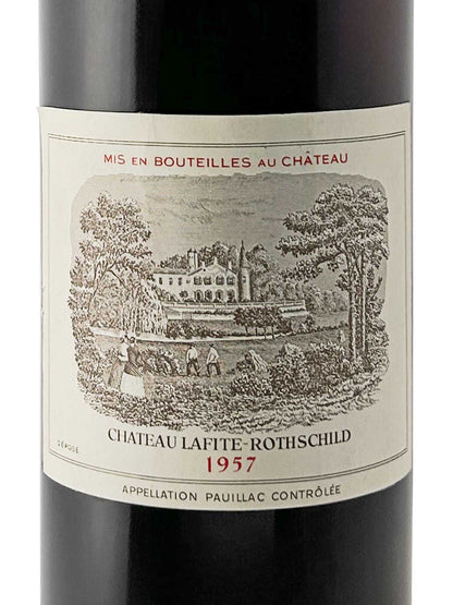 Weinetikett mit einer Zeichnung eines Herrenhauses und Weinberg, Text 'CHATEAU LAFITE-ROTHSCHILD 1957' und 'MIS EN BOUTEILLES AU CHÂTEAU'