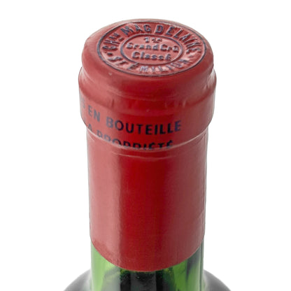 Château Magdelaine 1981 Kapsel-Nahaufnahme mit geprägtem Château- und Appellationsschriftzug