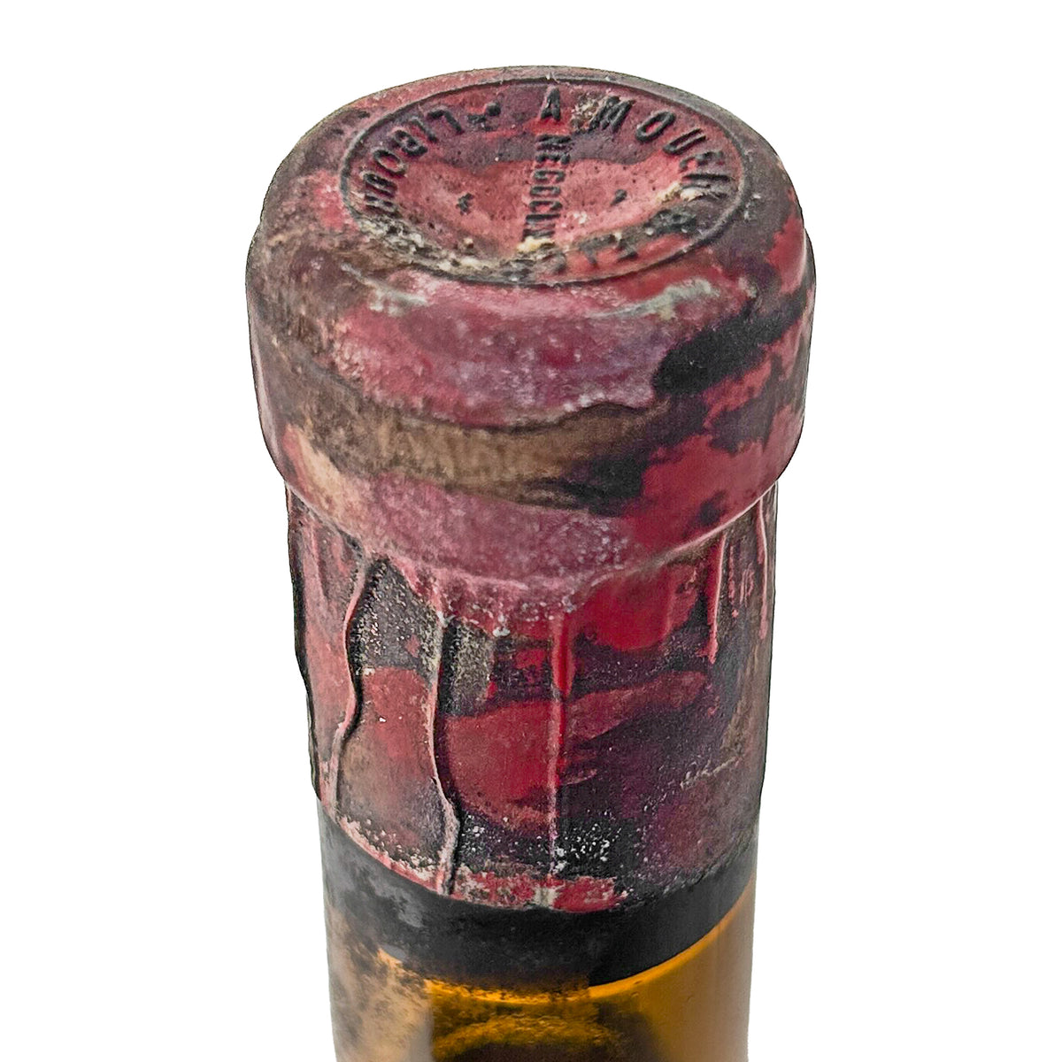 Château Pavie-Macquin 1966 rote Kapsel in Nahaufnahme mit Prägestempel A. Moueix Négociant Libourne