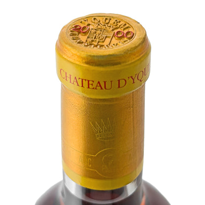 Château d'Yquem 2000 Kapsel-Nahaufnahme mit Jahrgangsprägung und Kronen-Wappen